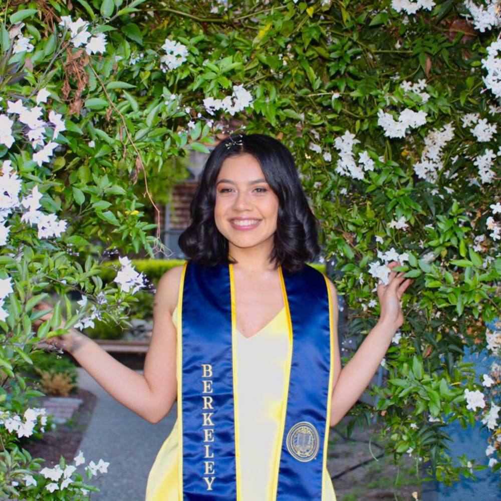 Meet your Posher, Yadira